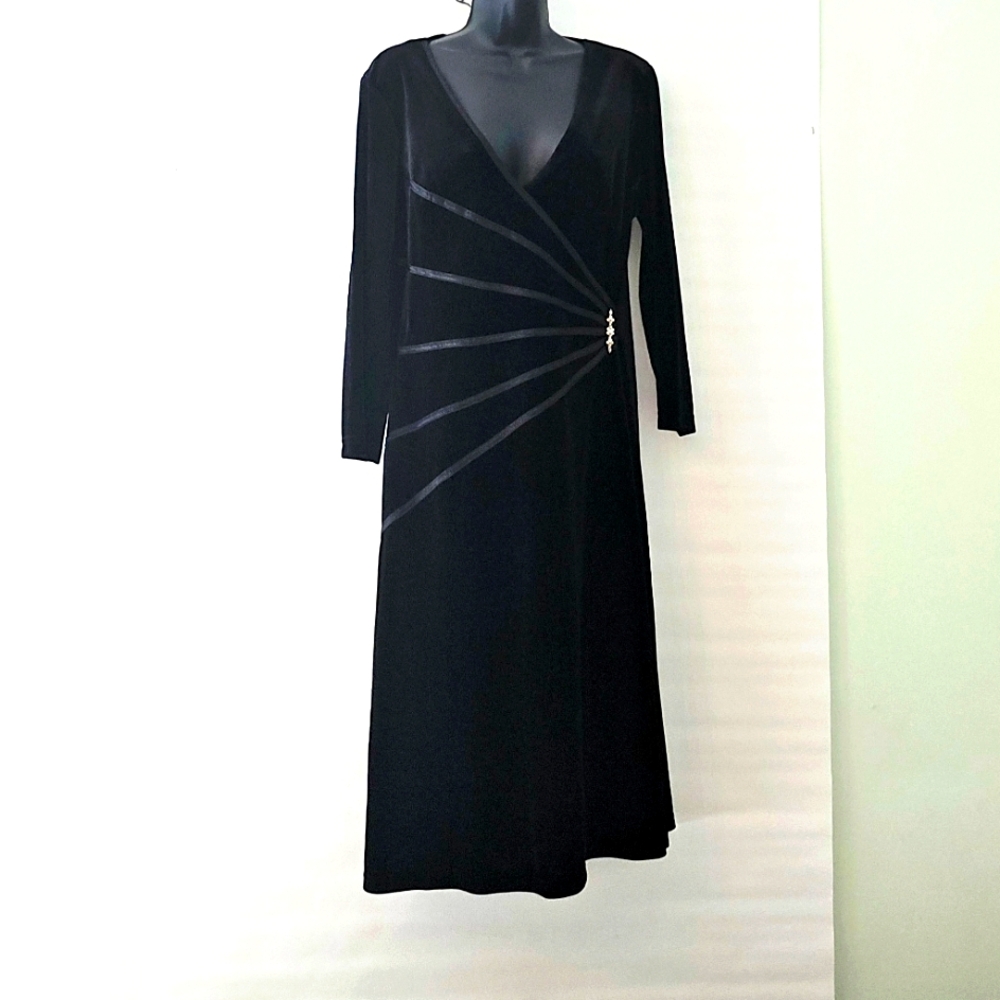 Black Velvet Dress Size 16 3/4 Sleeves